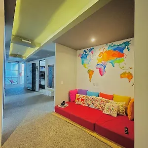 Hostel Muertos